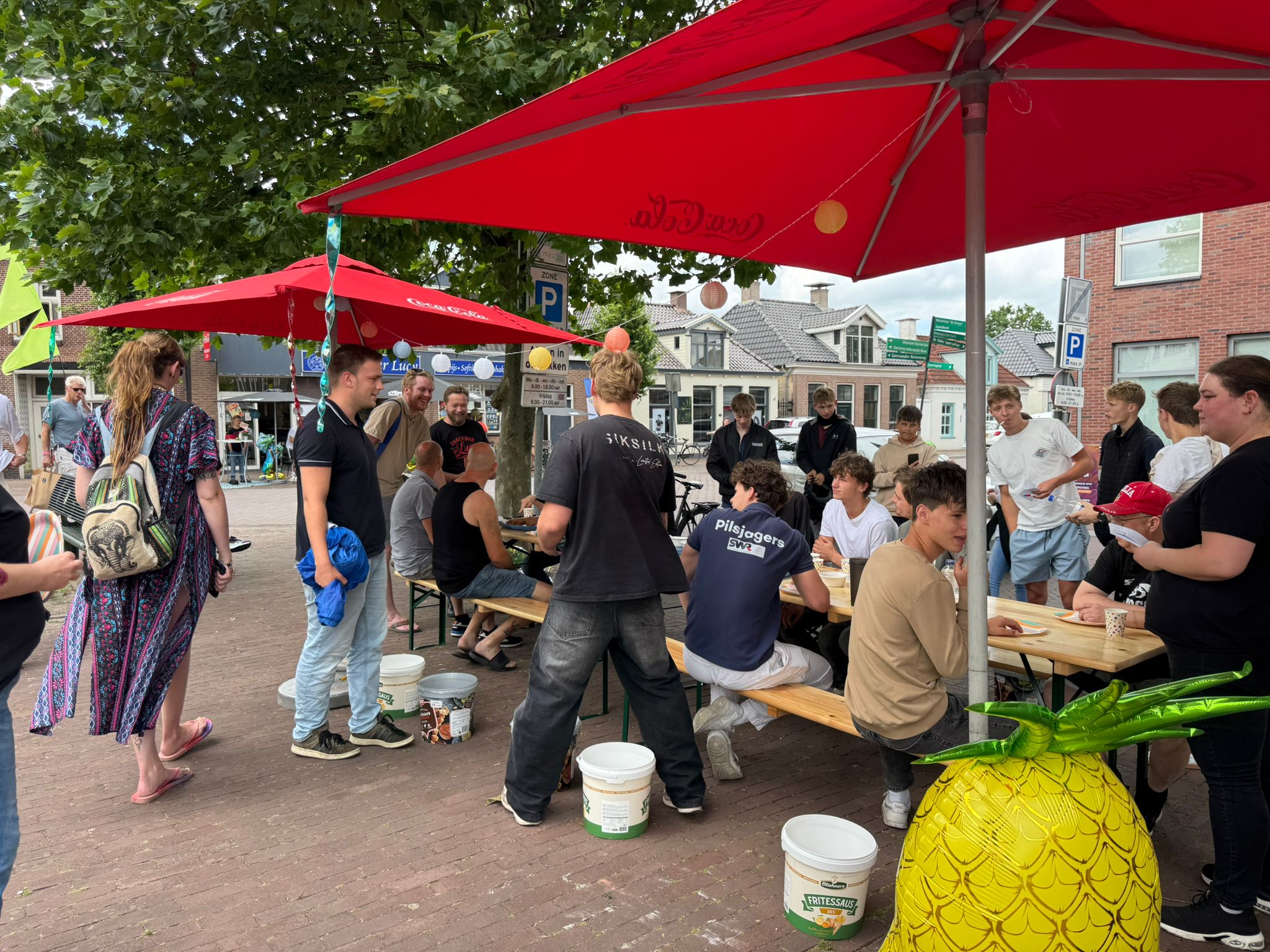 Extra afbeelding van Frikandellenwedstrijd bij Snackbar Lucy groot succes